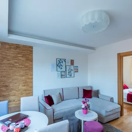 Konaciste Egoiste - Centar * Zlatibor