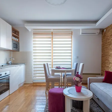 Konaciste Egoiste - Centar