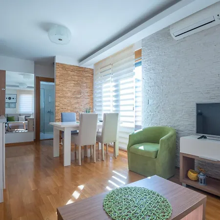 Konaciste Egoiste - Centar *