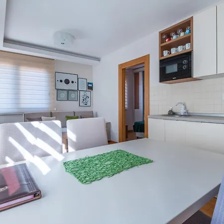 Apartment Konaciste Egoiste - Centar