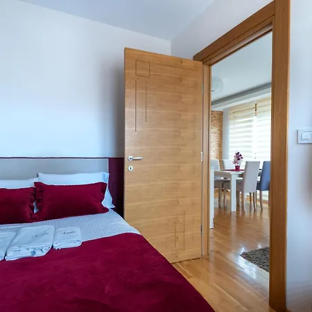 Konaciste Egoiste - Centar