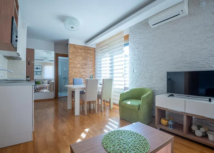 Konaciste Egoiste - Centar *