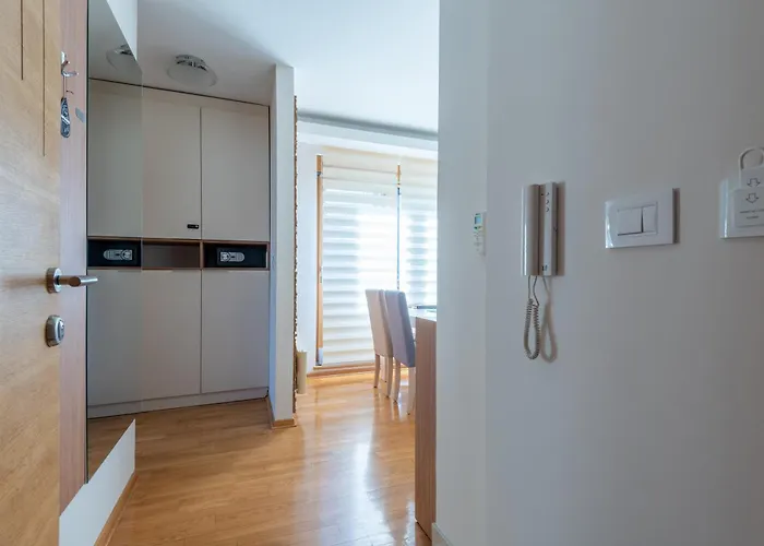 Konaciste Egoiste - Centar *