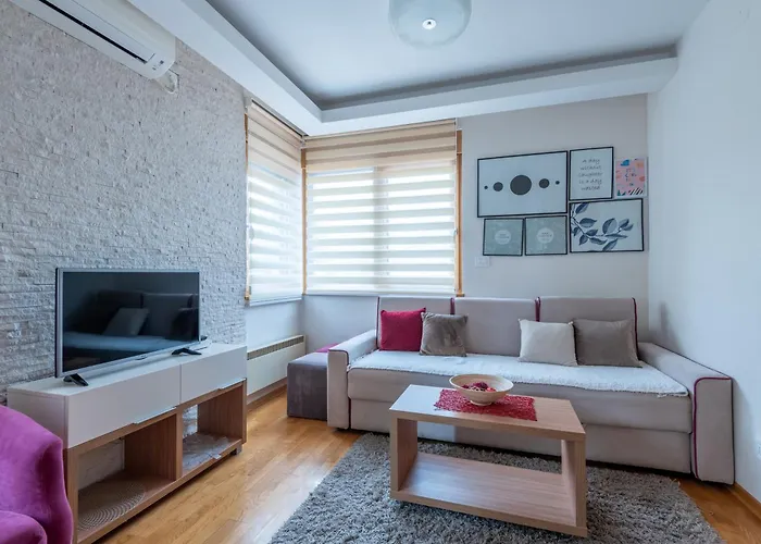 Konaciste Egoiste - Centar * Zlatibor