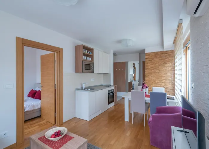 Konaciste Egoiste - Centar Daire