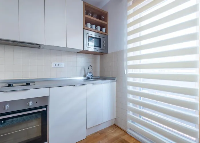 Konaciste Egoiste - Centar * זלאטיבור